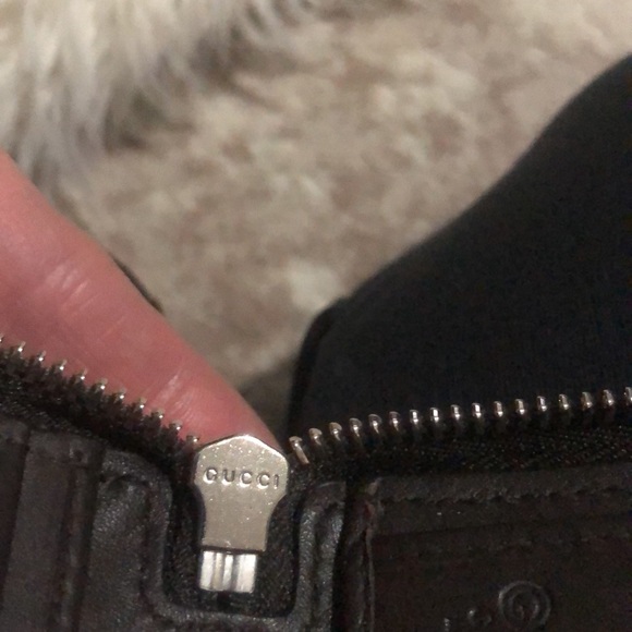 Gucci Authentic Wallet like new - Picture 9 of 17